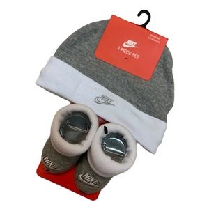 Nike Newborn Infant, Grey and White Hat and Booties Set, NWT